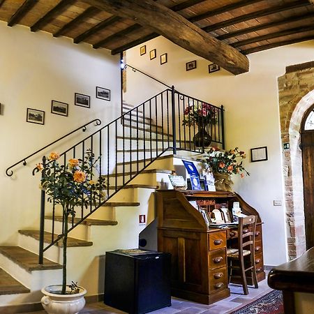 Agriturismo Casale Dei Frontini San Terenziano Luaran gambar