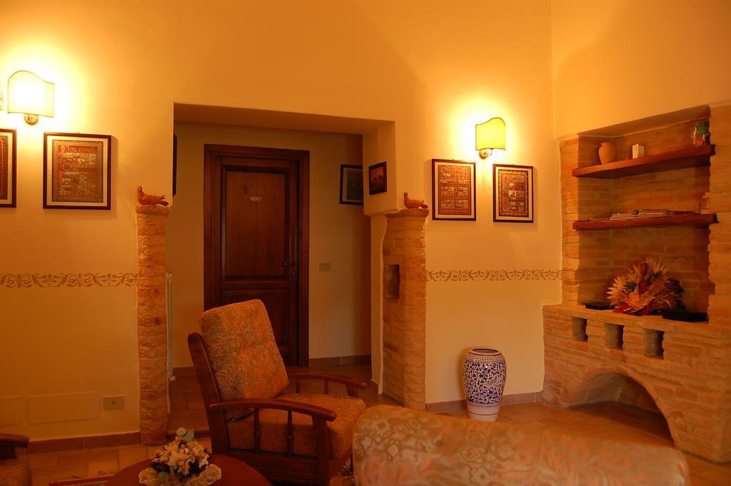 Agriturismo Casale Dei Frontini San Terenziano Luaran gambar