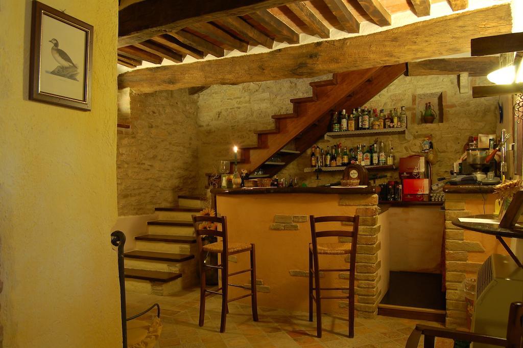 Agriturismo Casale Dei Frontini San Terenziano Luaran gambar
