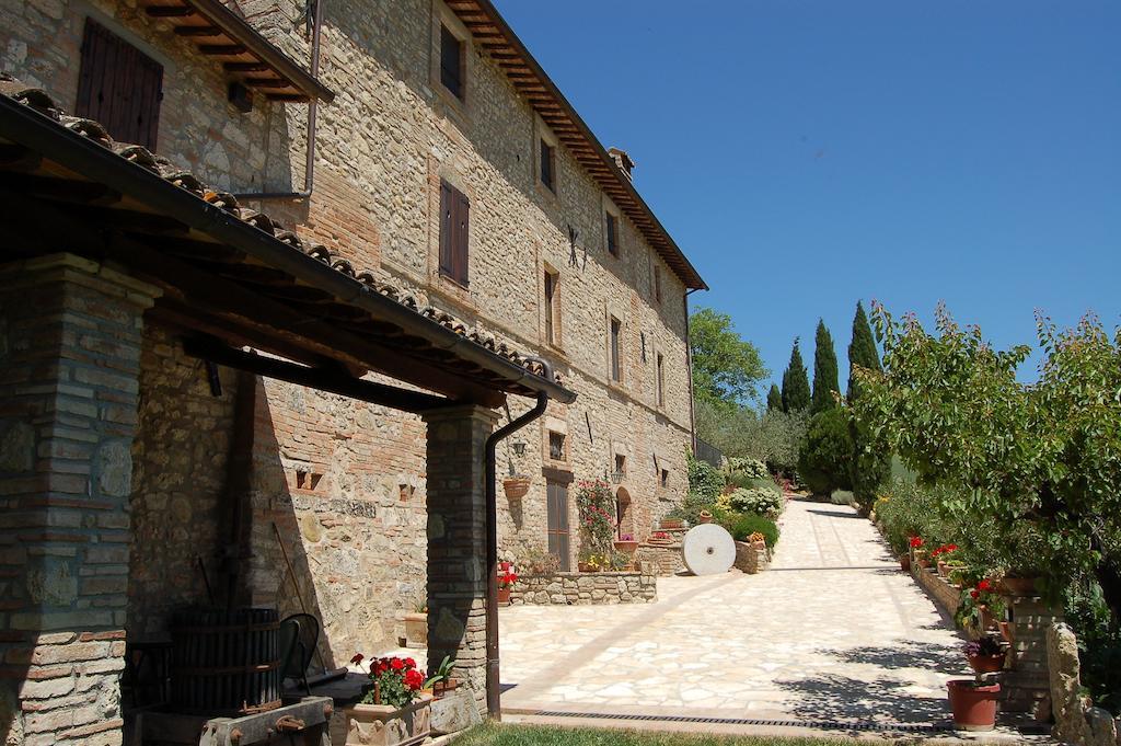 Agriturismo Casale Dei Frontini San Terenziano Luaran gambar