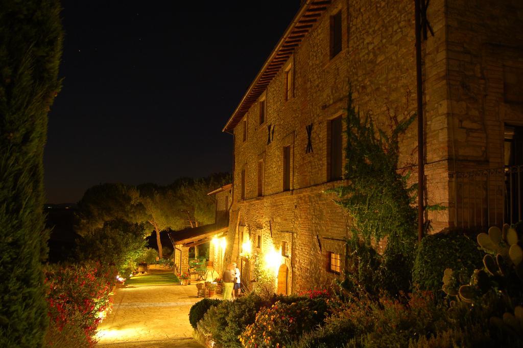 Agriturismo Casale Dei Frontini San Terenziano Luaran gambar