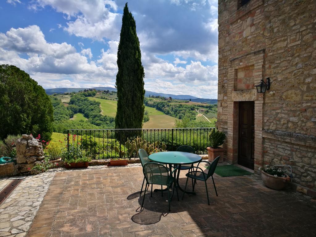 Agriturismo Casale Dei Frontini San Terenziano Luaran gambar