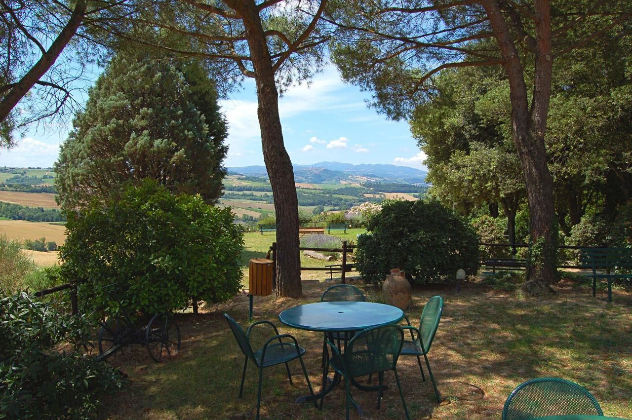 Agriturismo Casale Dei Frontini San Terenziano Luaran gambar