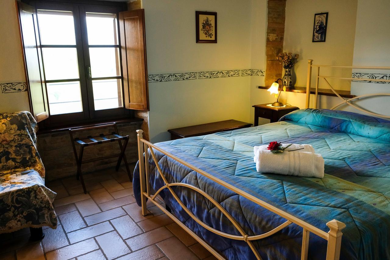 Agriturismo Casale Dei Frontini San Terenziano Luaran gambar