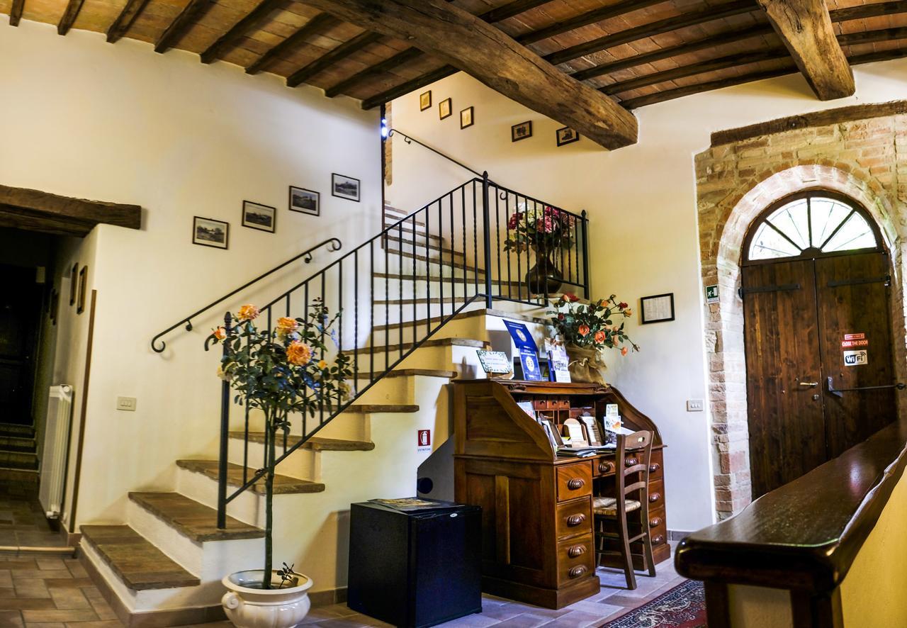 Agriturismo Casale Dei Frontini San Terenziano Luaran gambar