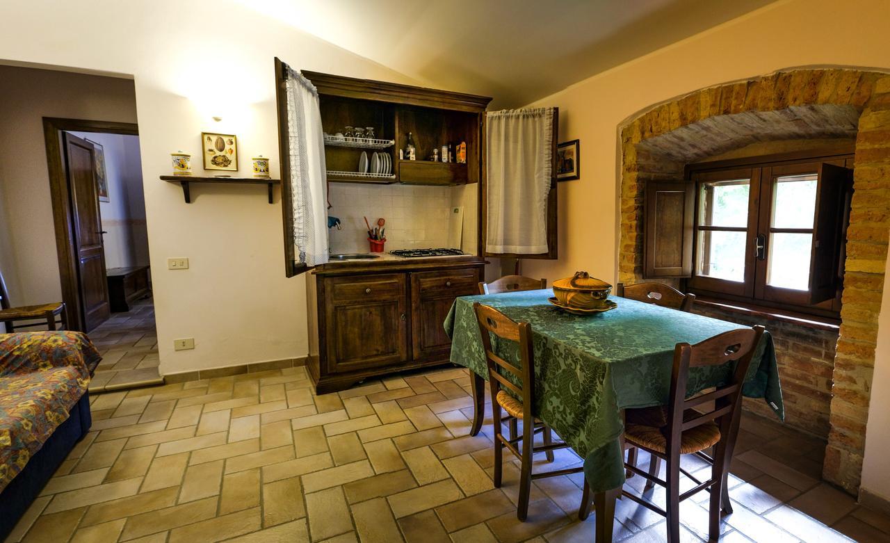 Agriturismo Casale Dei Frontini San Terenziano Luaran gambar