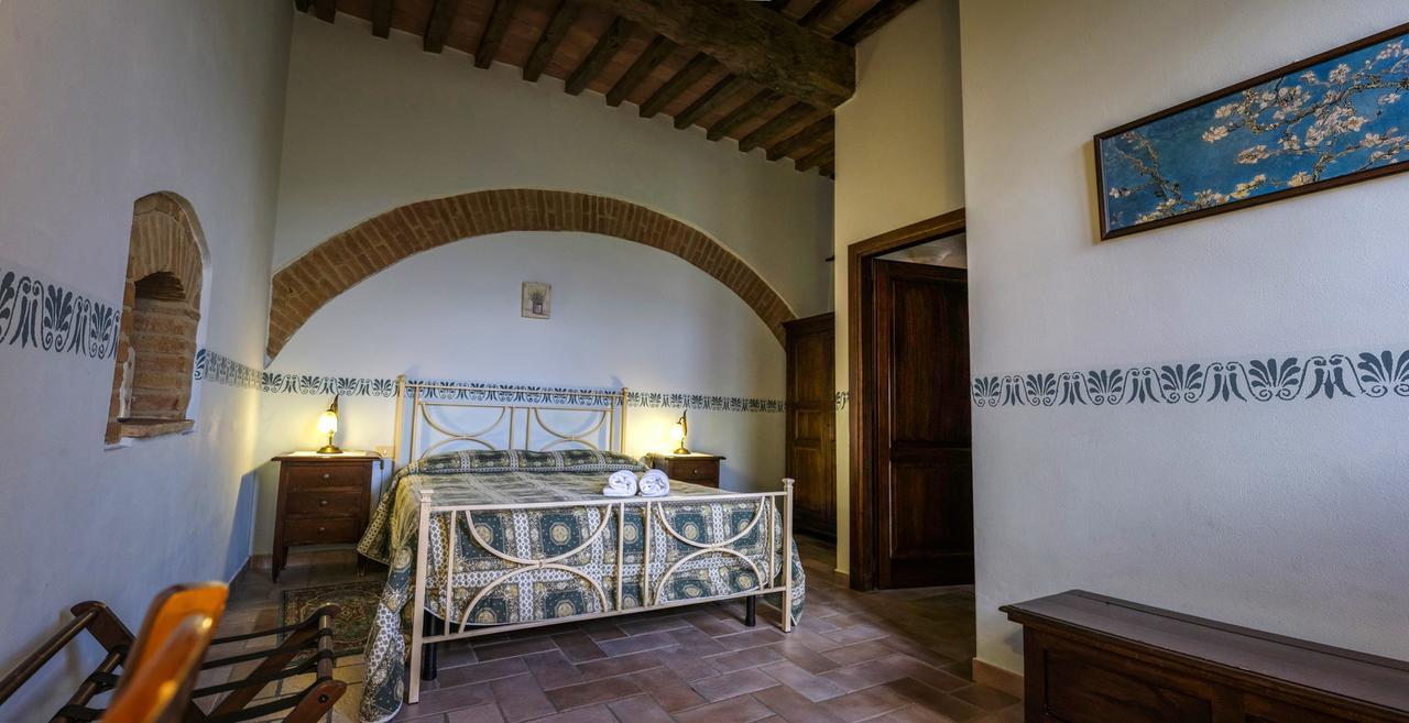 Agriturismo Casale Dei Frontini San Terenziano Luaran gambar