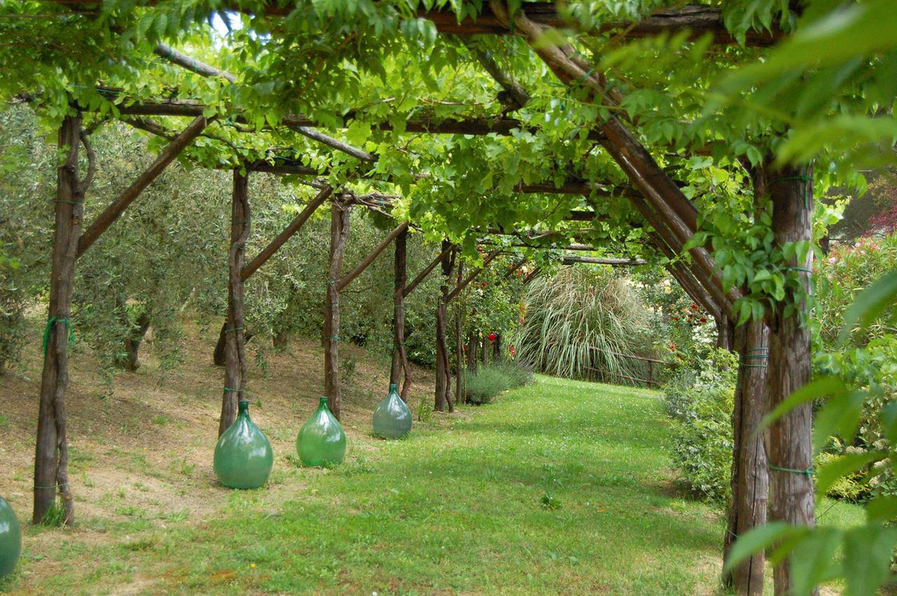 Agriturismo Casale Dei Frontini San Terenziano Luaran gambar